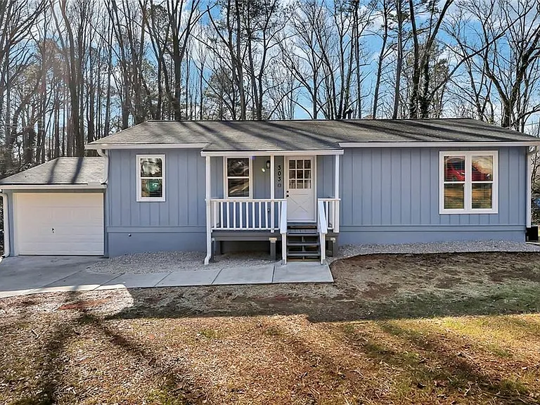 303 Nottingham Dr — Photo 1