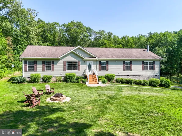 8349 Squires Ln, Warrenton, VA 20187