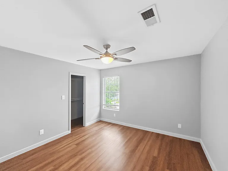 5700 Glen Meadow Dr #B — Photo 13