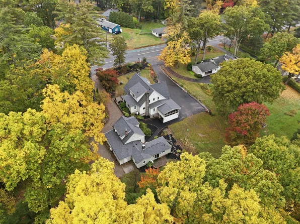 670 Amherst Rd, Granby, MA 01033