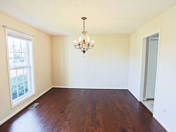 5th image of 3927 Stella Dr