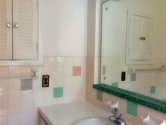 2nd image of 20811 Northwood Ave