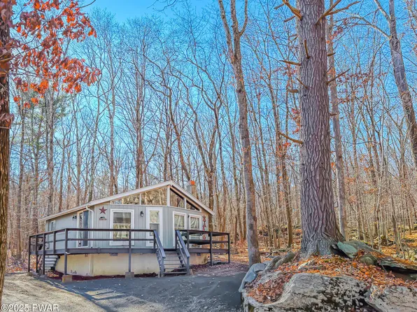 108 Liberty Ln, Lackawaxen, PA 18435