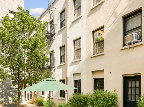 729 Greenwich Street J24 image 2 of 8