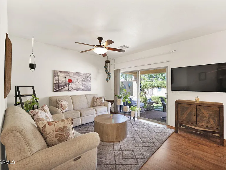 868 E Savannah Dr — Photo 6