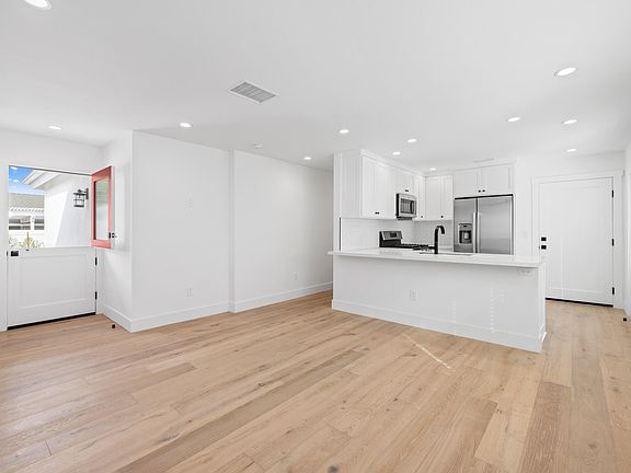 2nd image of 230 Palmer St #1/2