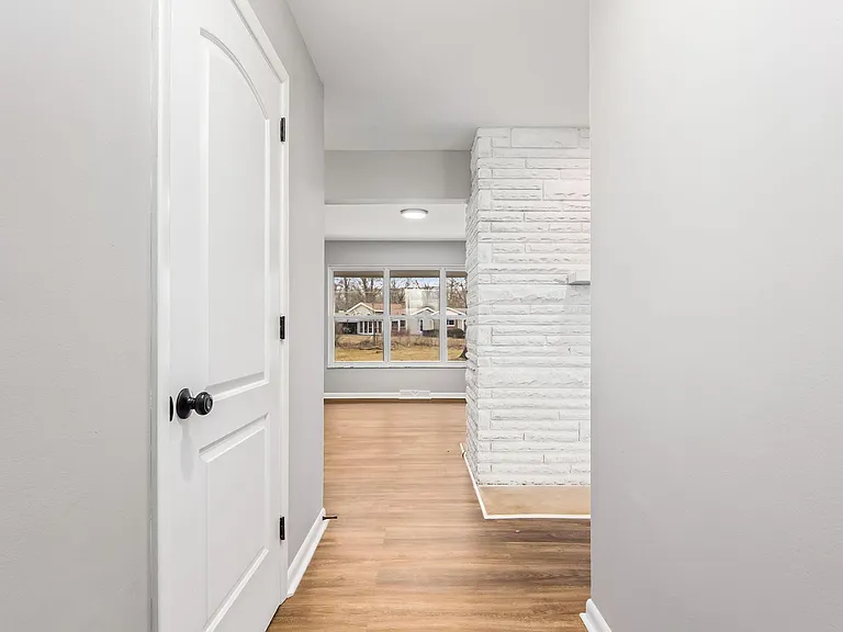 2652 Maplewood Dr — Photo 11