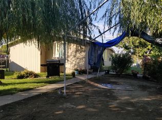 205 East St, Granger, WA 98932