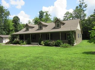 355 Oak Leaf Ln, Roaring Spring, PA 16673