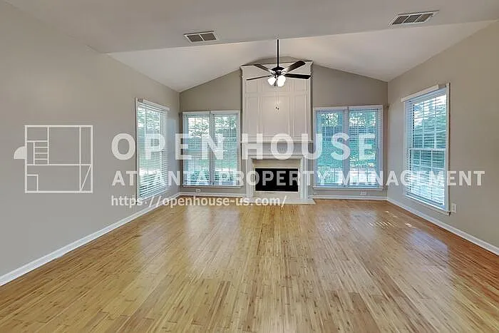 4 bed, 2.5 bath, 2860 sqft, $3,575 — Photo 3