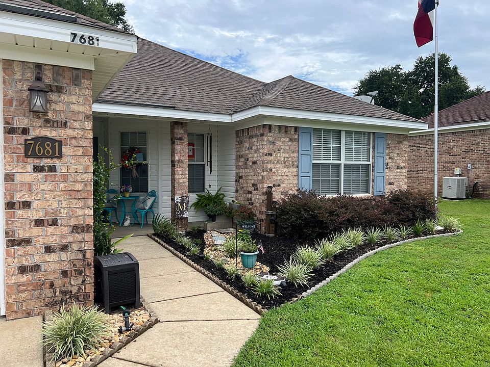 2nd image of 7681 Elizabeth Dr