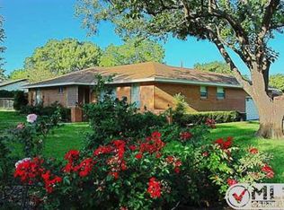 1427 Yucca St, Midlothian, TX 76065