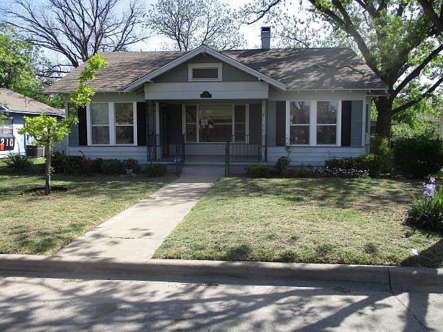 1st image of 210 N Jefferson St