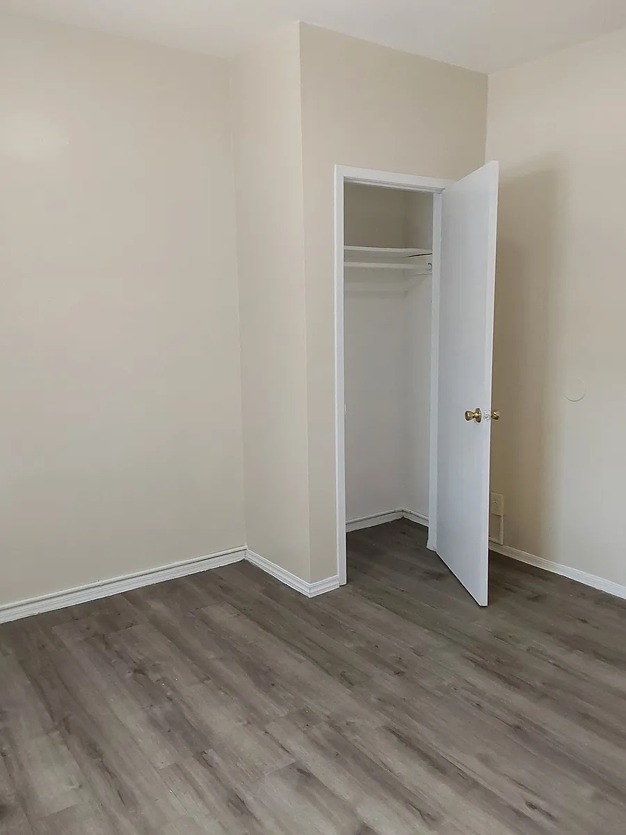 Building Photo - 508 S Orange Ave #2