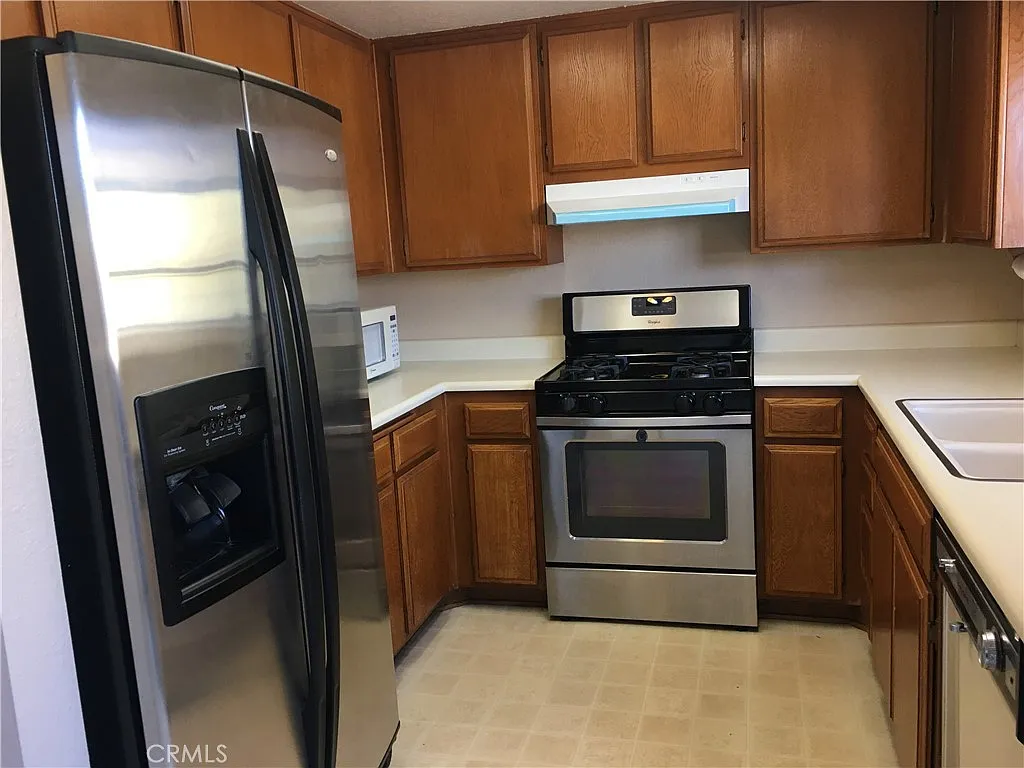 2 bed, 2.5 bath, 1364 sqft, $2,700 — Photo 4
