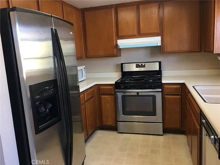 2030 Bon View Ave — Photo 4