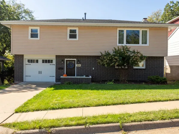 900 Tressa St, Dubuque, IA 52003