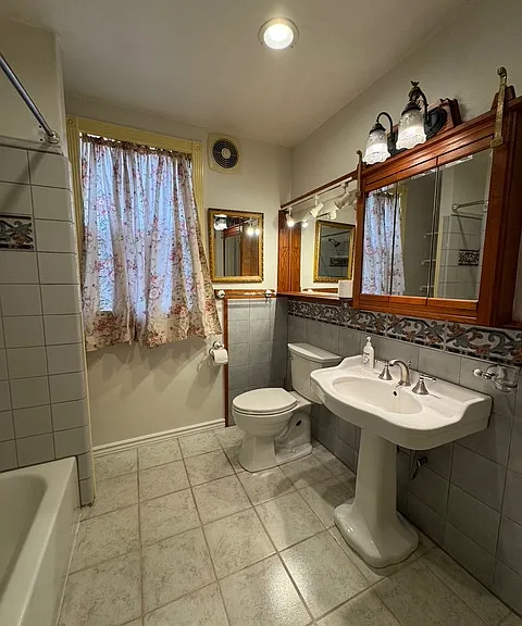 129 S Maple St — Photo 8