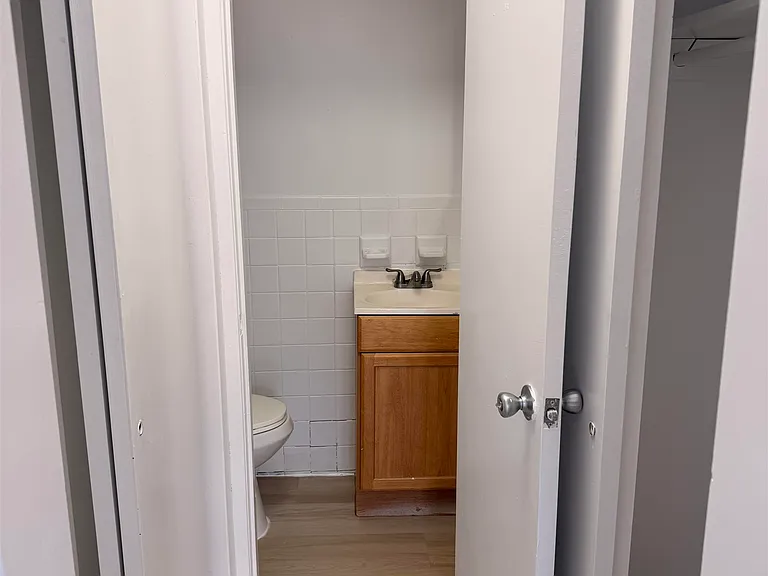 24 E 18th St #2 — Photo 7