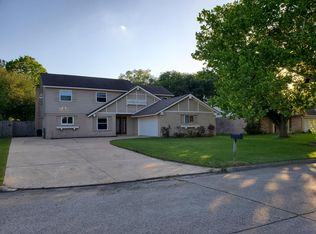 407 Dogwood Cir, Friendswood, TX 77546