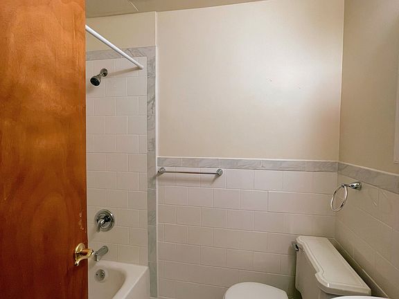 4th image of 1415 5th St SE APT 11