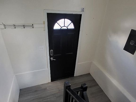 3rd image of 222 E Maple St