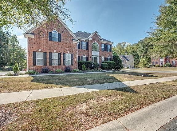 2nd image of 3203 Bur Oak Dr