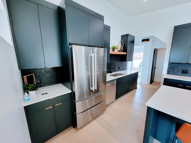 2251 E Lincoln Ln — Photo 8