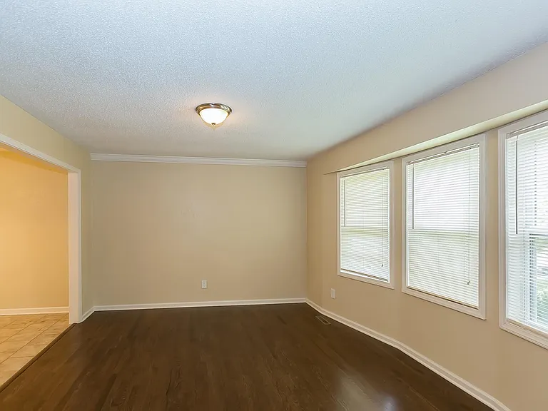 6490 N Delta Ave — Photo 5