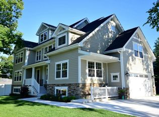 386 S Fairview Ave, Elmhurst, IL