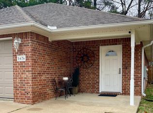 1676 N Evening Shade Dr, Fayetteville, AR 72703
