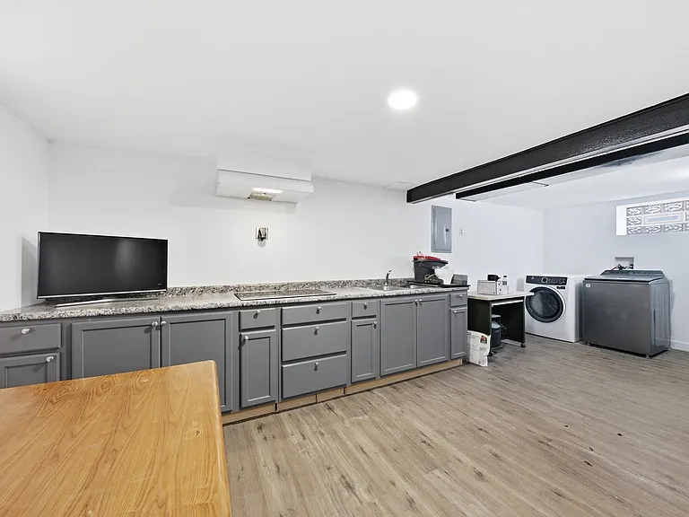 4605 S Laramie Ave — Photo 25