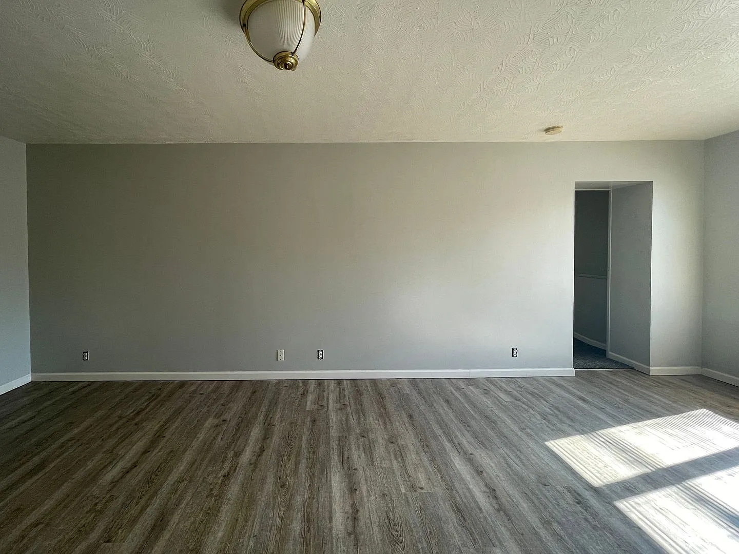 9012 W Jackson St — Photo 4