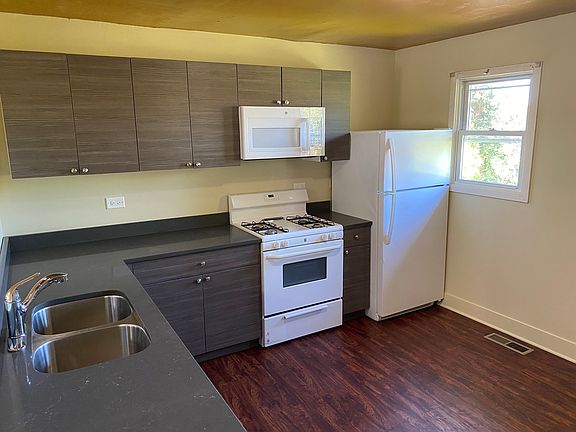4th image of 21538 Peterson Ave