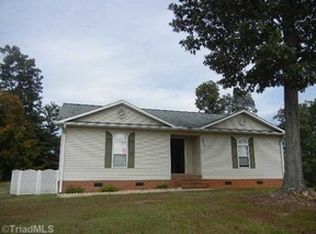 6440 Snyder Ctry Rd, Trinity, NC 27370