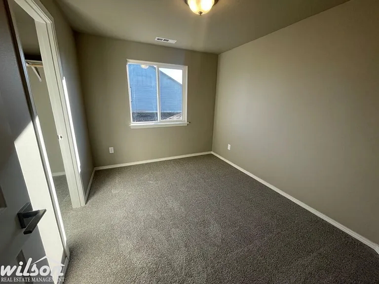 1912 S 62nd Ave — Photo 11