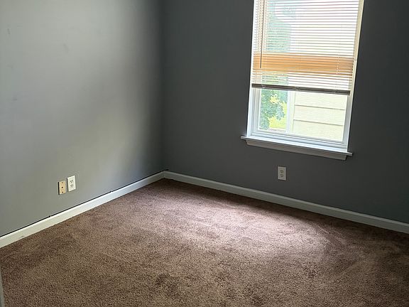 5th image of 359 Peshine Ave Floor 2