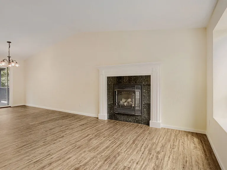 14539 SE Center St — Photo 9
