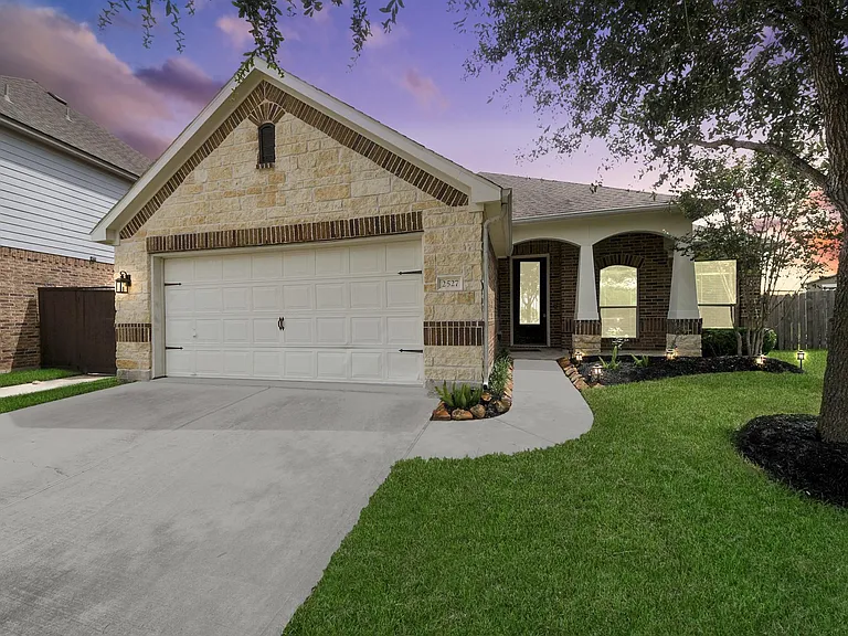 2527 Horned Owl Dr — Photo 1