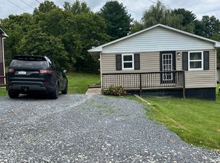 45 Love Ave, Fayetteville, WV 25840