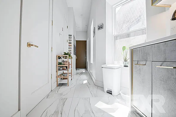 Rented by EXR | media 31