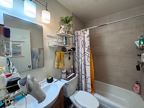 5th image of 1500 W Birchwood Ave #305