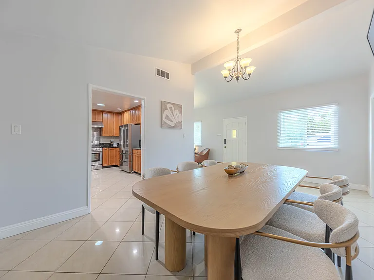 829 E Camino Real Ave — Photo 11