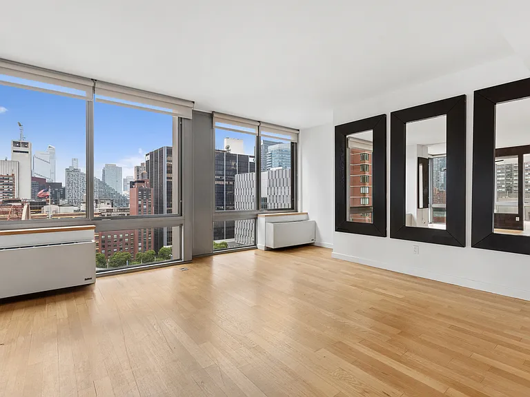 225 W 60th St #18E — Photo 3
