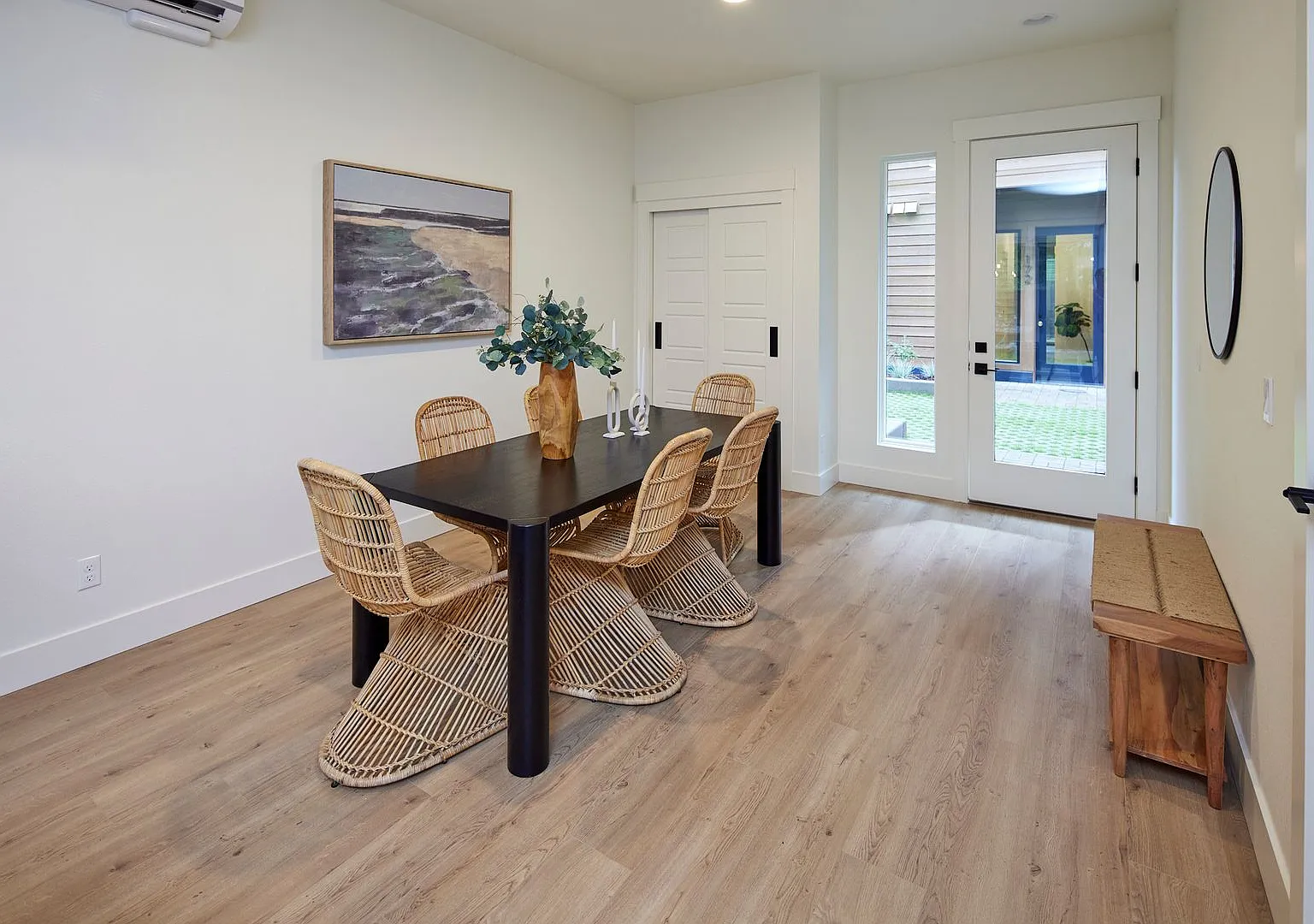 303 - 140 Sacramento Townhomes — Photo 3