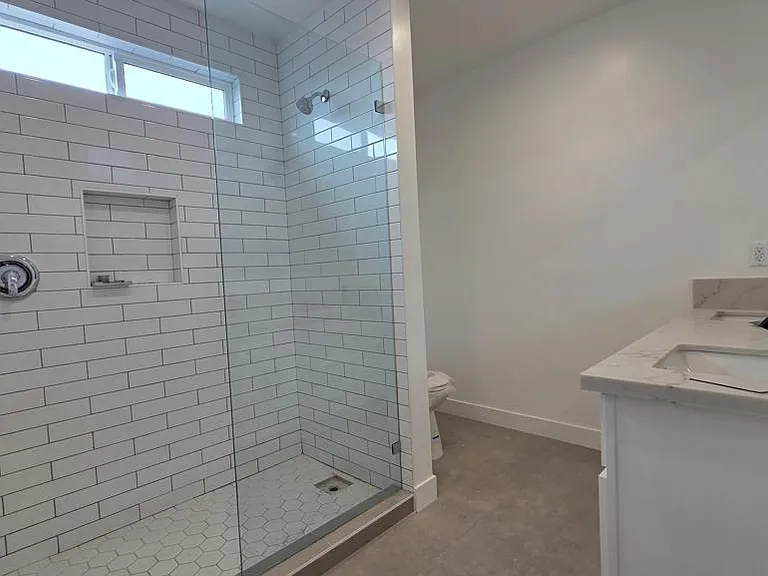 915 N Ridgewood Pl — Photo 17