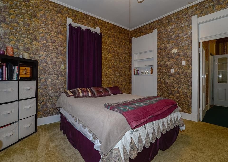 1st image of 152 1st St