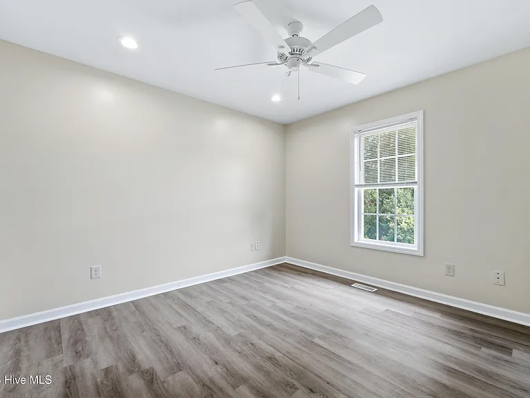 101 Johns Way — Photo 16