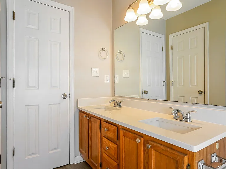 1005 Henchman Ct — Photo 15