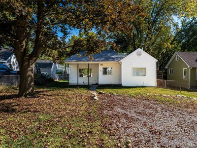 99 Calvert Ave, Waterford, MI, 48328